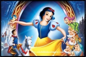 Dongeng Snow White And 7 Dwarfs Dalam Bahasa Inggris