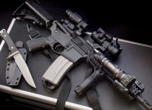 Apa Bedanya 'Gun vs Weapon?' Yuk Simak Penjelasan Nya Berikut!